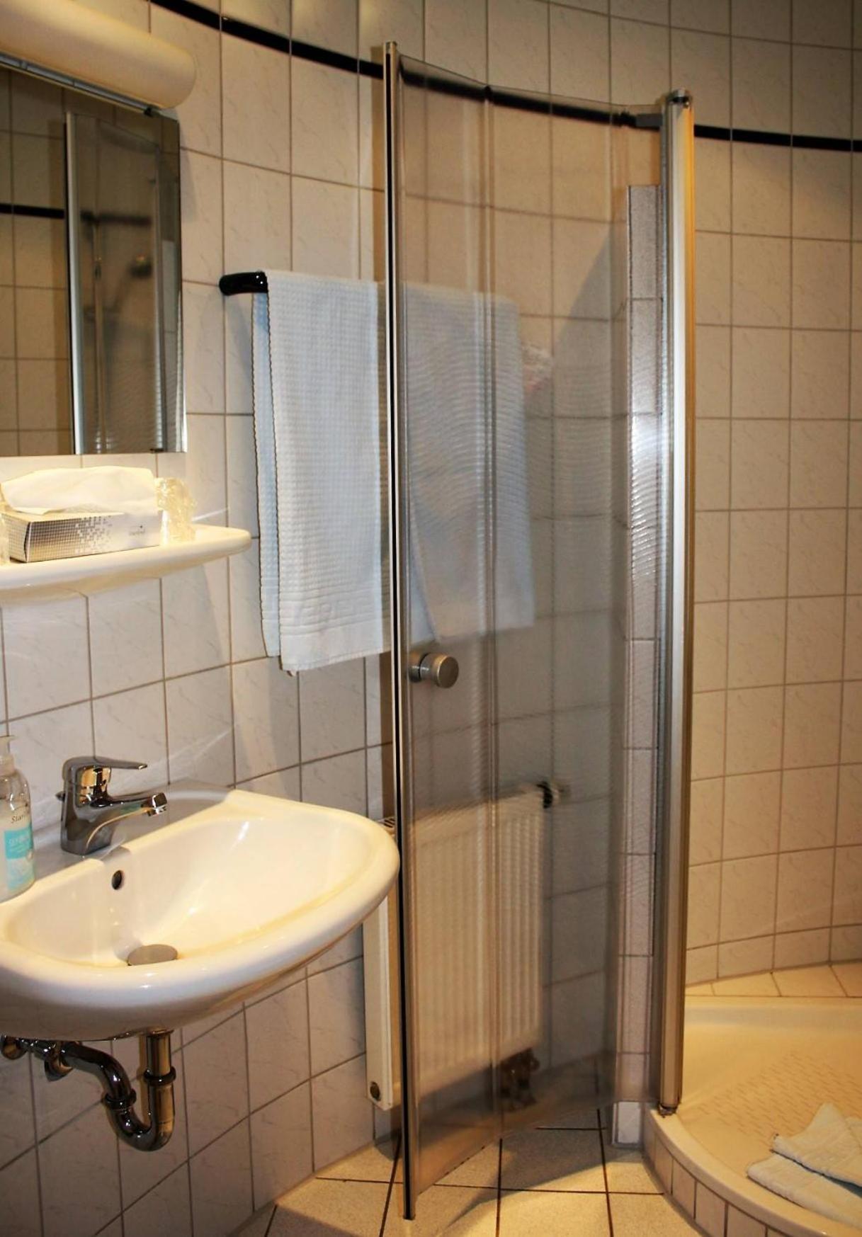 Hotel Schoene Aussicht Giessen Ngoại thất bức ảnh